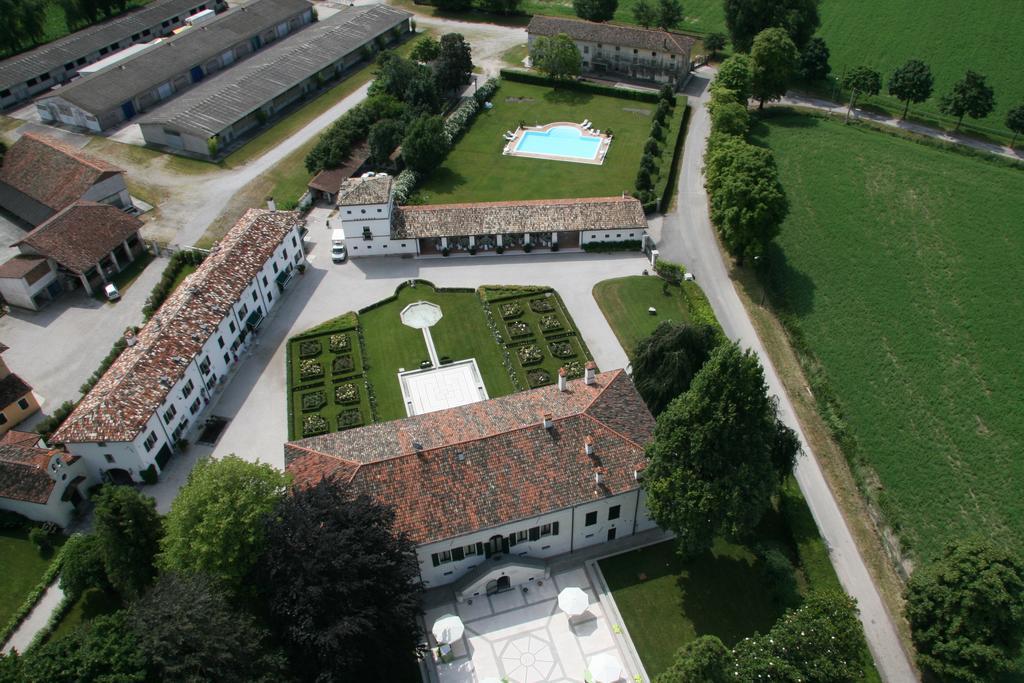 Гостевой дом Borgo Dei Conti Della Torre Morsano al Tagliamento Экстерьер фото